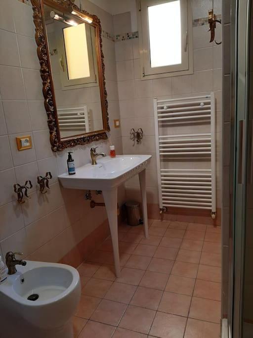 Charme In Righi Apartment Болоня Екстериор снимка